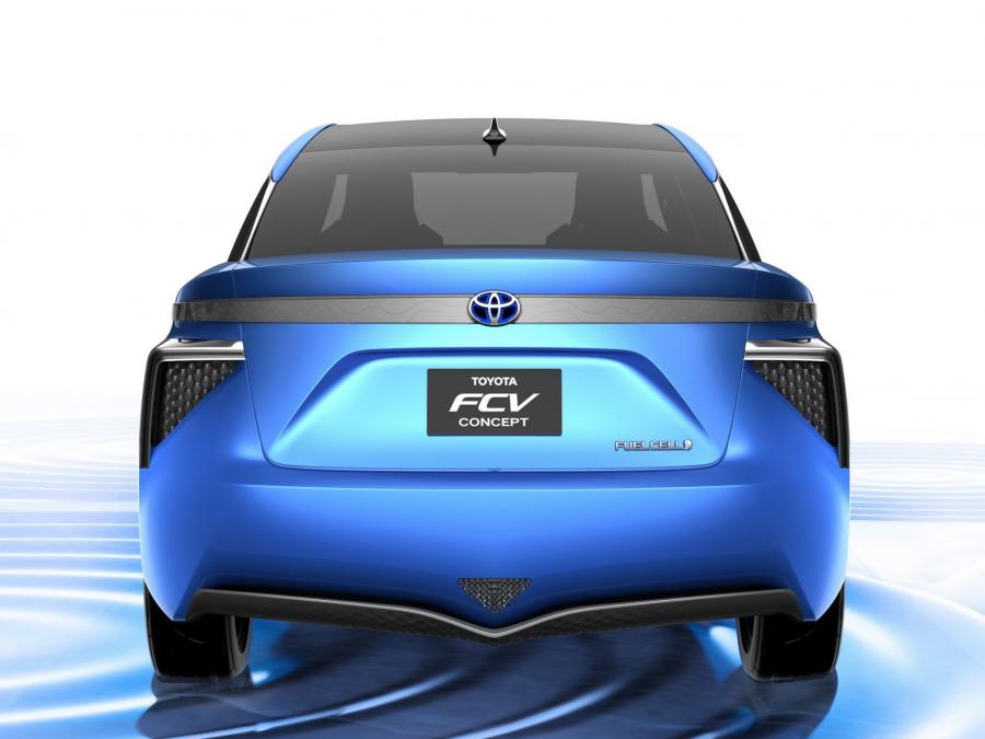  Toyota FCV Concept 2013 года  (фото 10 из 14)